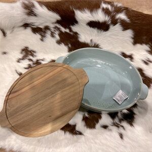 Brand New✨ Cassrole Dish velvety turquoise